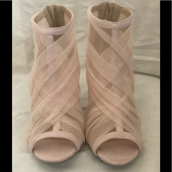 Windsor Cream “Tulle” Layered Stilettos - Picture 3 of 5